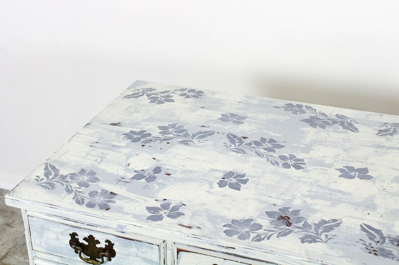 Винтажный бело-голубой письменный стол в стиле прибрежной кампании, семь ящиков 117 х 77 х 59 см - фотография № 8