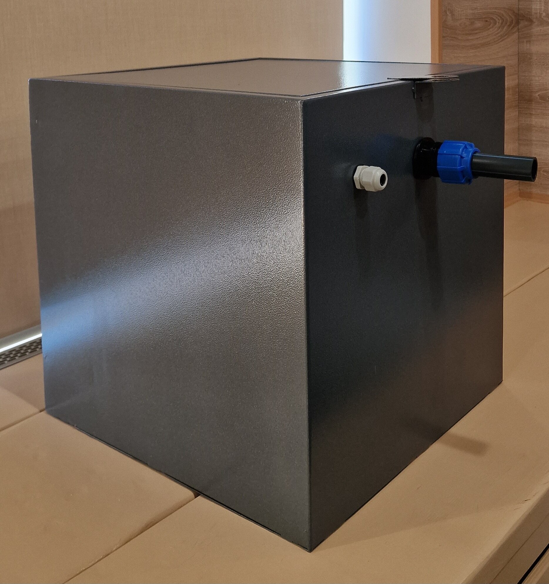 Антивандальный ящик для скважины своими руками