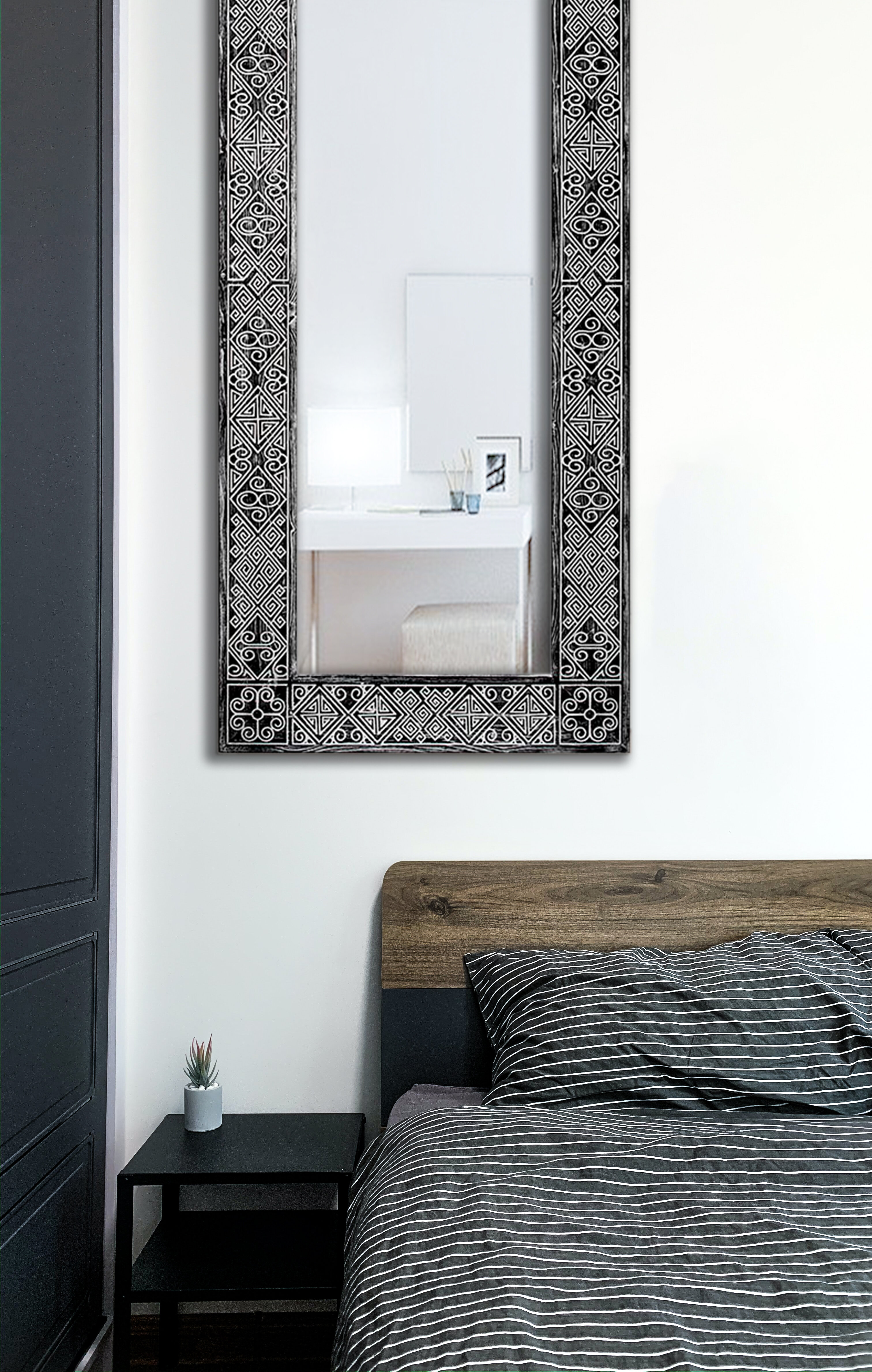 Зеркало интерьерное напольное, в полный рост в деревянной раме Papua 70 x170 см, черное - фотография № 2