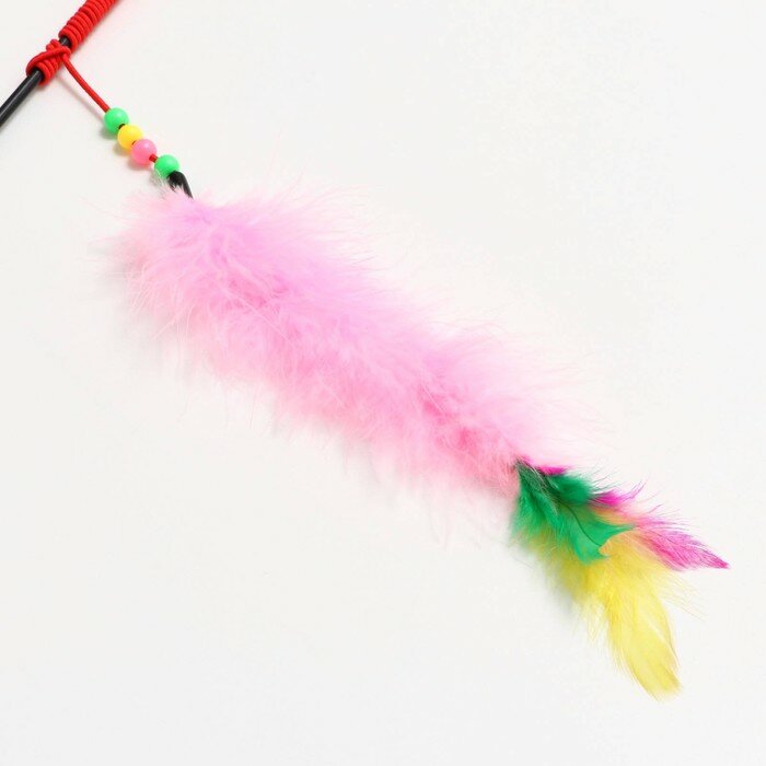Дразнилка-удочка с перьями, пуховым хвостиком и бусинами, розовая - фотография № 3