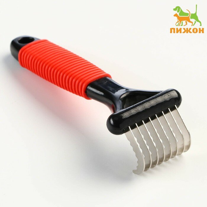 фото Колтунорез загнутый, 8 лезвий, 5,5 х 15 см, чёрно-красный (1шт.)