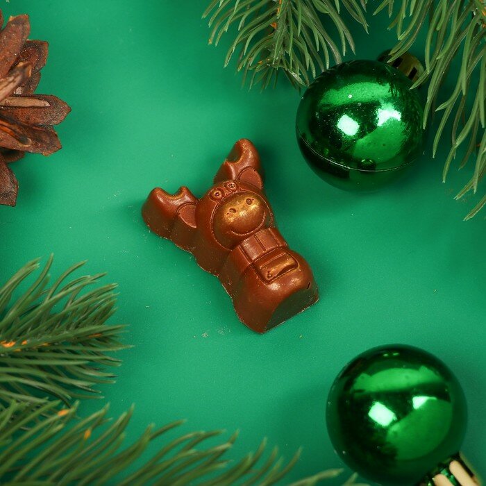 ChocolaVie Фигура из молочного шоколада "Олень новогодний мини" , 10 г ± 5 % - фотография № 1