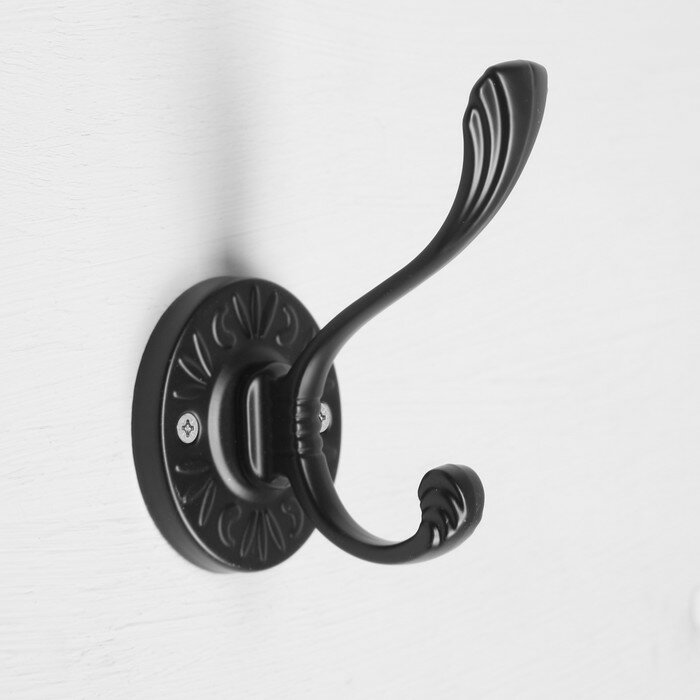 Крючок мебельный KMC006BL CAPPIO, двухрожковый, цвет черный - фотография № 1