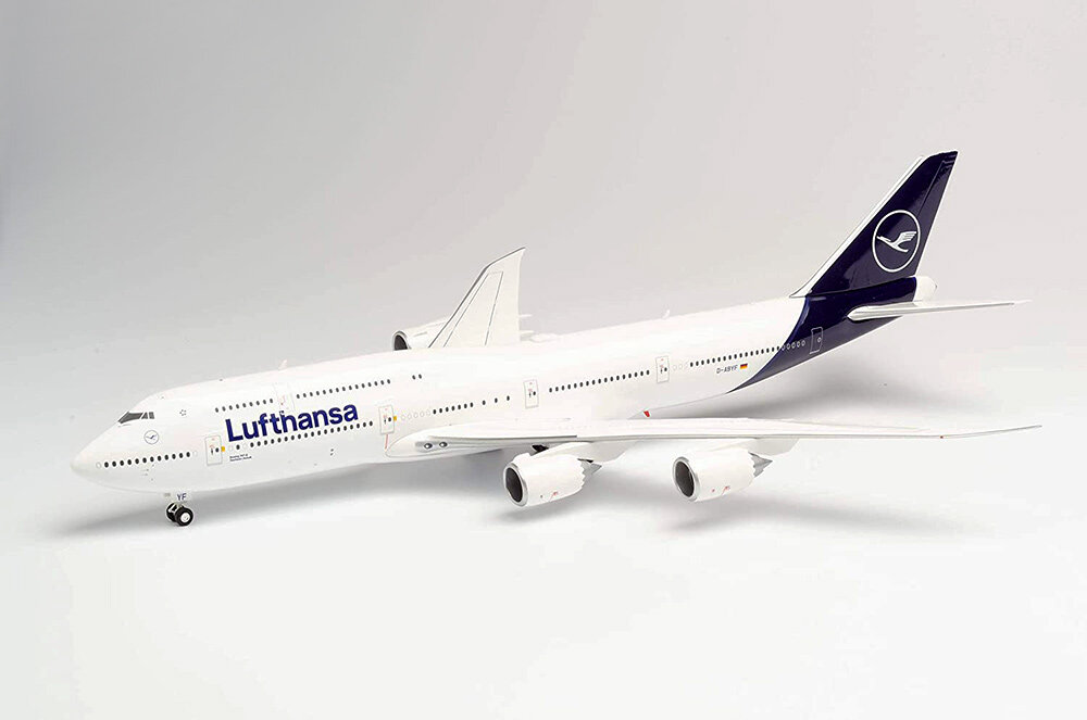Herpa (Херпа) Модель самолета Boeing 747-8 Lufthansa