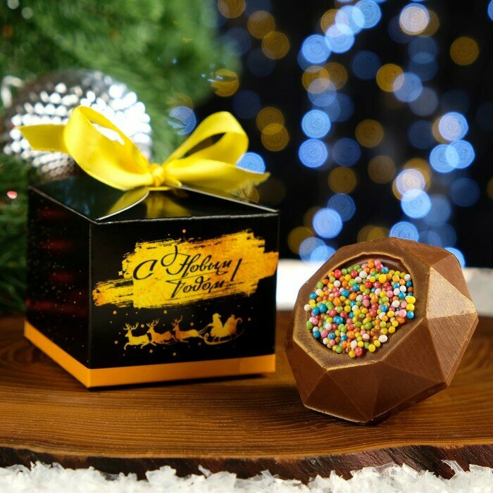 Шоколадная бомбочка с маршмеллоу "Волшебного Нового года", молочный шоколад, 38 г - фотография № 1