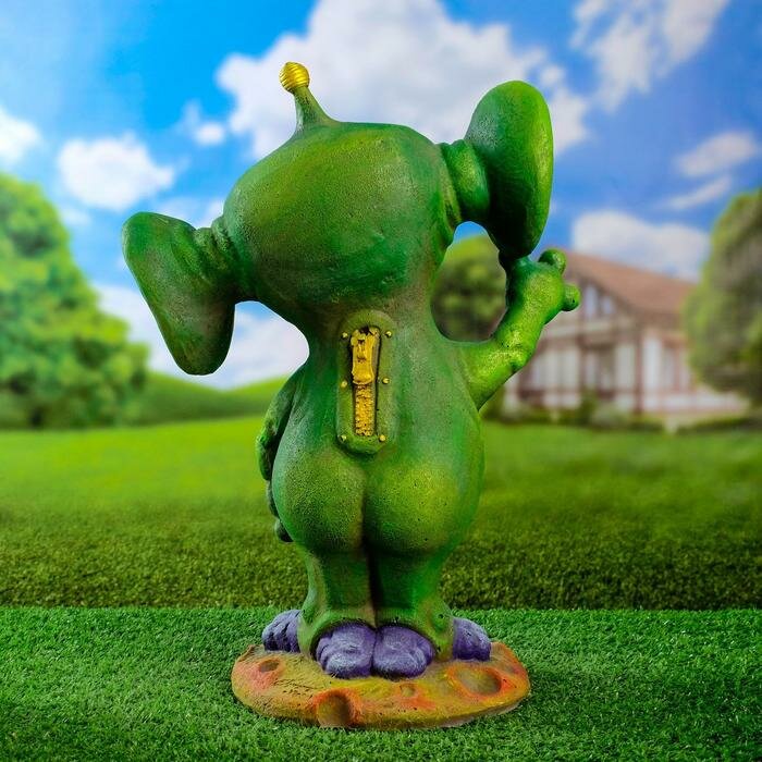 Садовая фигура "Инопланетянин Дюша" зеленый, 18х32х42см - фотография № 3