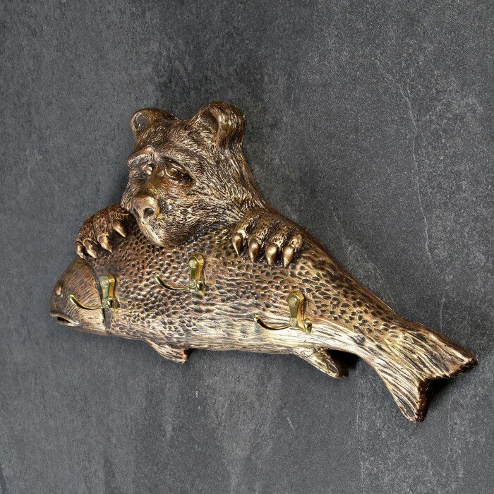 Вешалка "Медведь с рыбой" бронза, 22х44см - фотография № 3