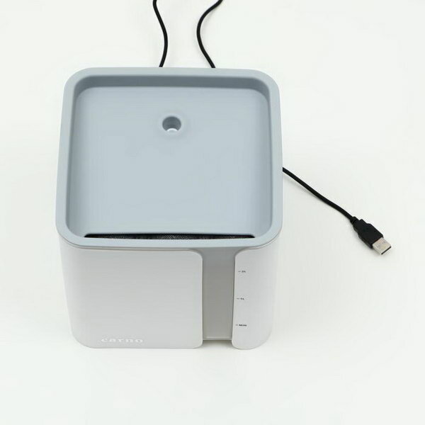 Фонтанчик для животных 2 л, от USB, бело-серый - фотография № 3