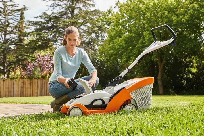 Аккумуляторная газонокосилка STIHL (Штиль) оригинал RMA 339.0 C - фотография № 5