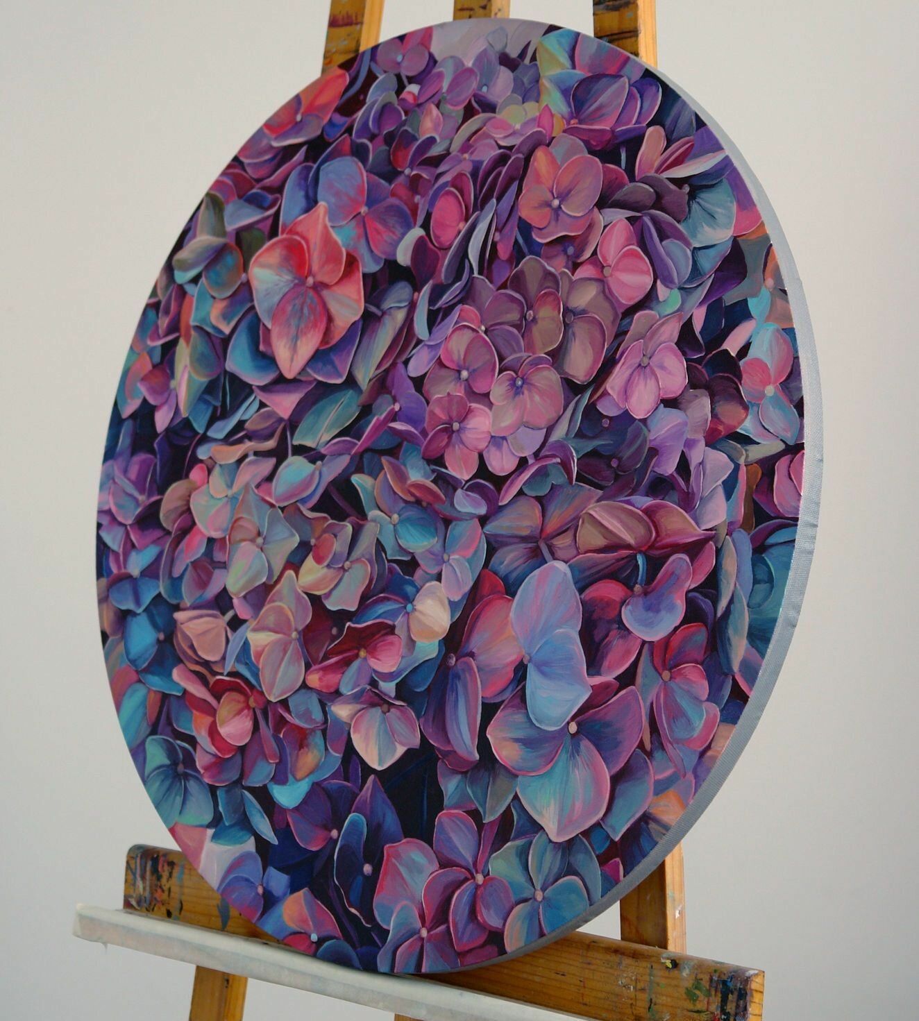 Круглая картина маслом ручной работы "Розовая гортензия", холст диаметра 60 см - фотография № 3
