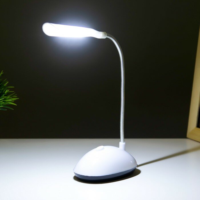 Настольная лампа "Световой луч" LED от батареек белый 5х8,5х20 см - фотография № 3