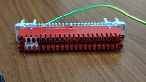 SMB-TM-021 LSA-PROFIL Плинт заземления 2/34, корпус красный (аналог 6089 2 108-01)