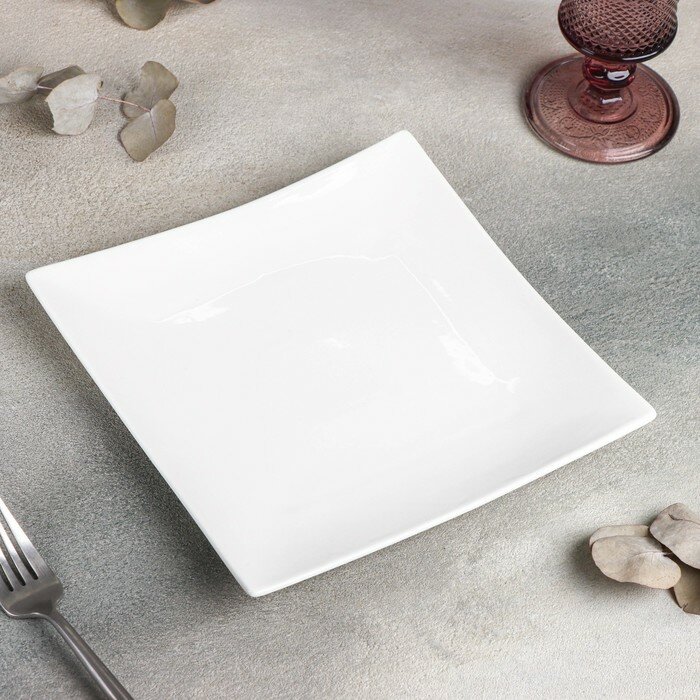 Блюдо фарфоровое для подачи Magistro «Бланш. Квадрат», d=19 см, цвет белый - фотография № 1