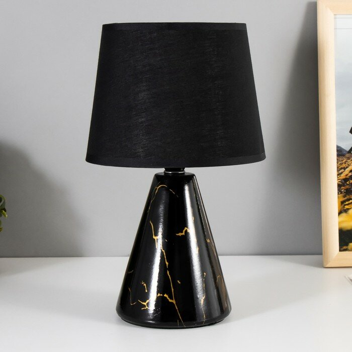 Настольная лампа "Брианна" E14 40Вт черный 32х32х52 см - фотография № 1
