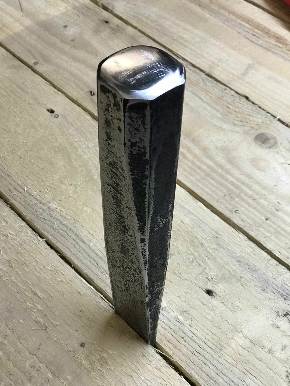 фото Клин кованый из закаленной стали для колки дров "Большой". Ручная работа.