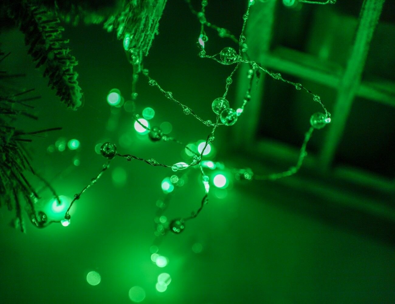 фото Светодиодная гирлянда, 2 м, 20 зеленых микро LED-огней, серебряная проволока, контроллер, батарейки, IP20, Serpantin