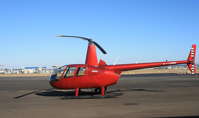 Полет на вертолете Robinson R44 для 1-3 чел Крестовский остров (15 мин.) (Ленинградская область)