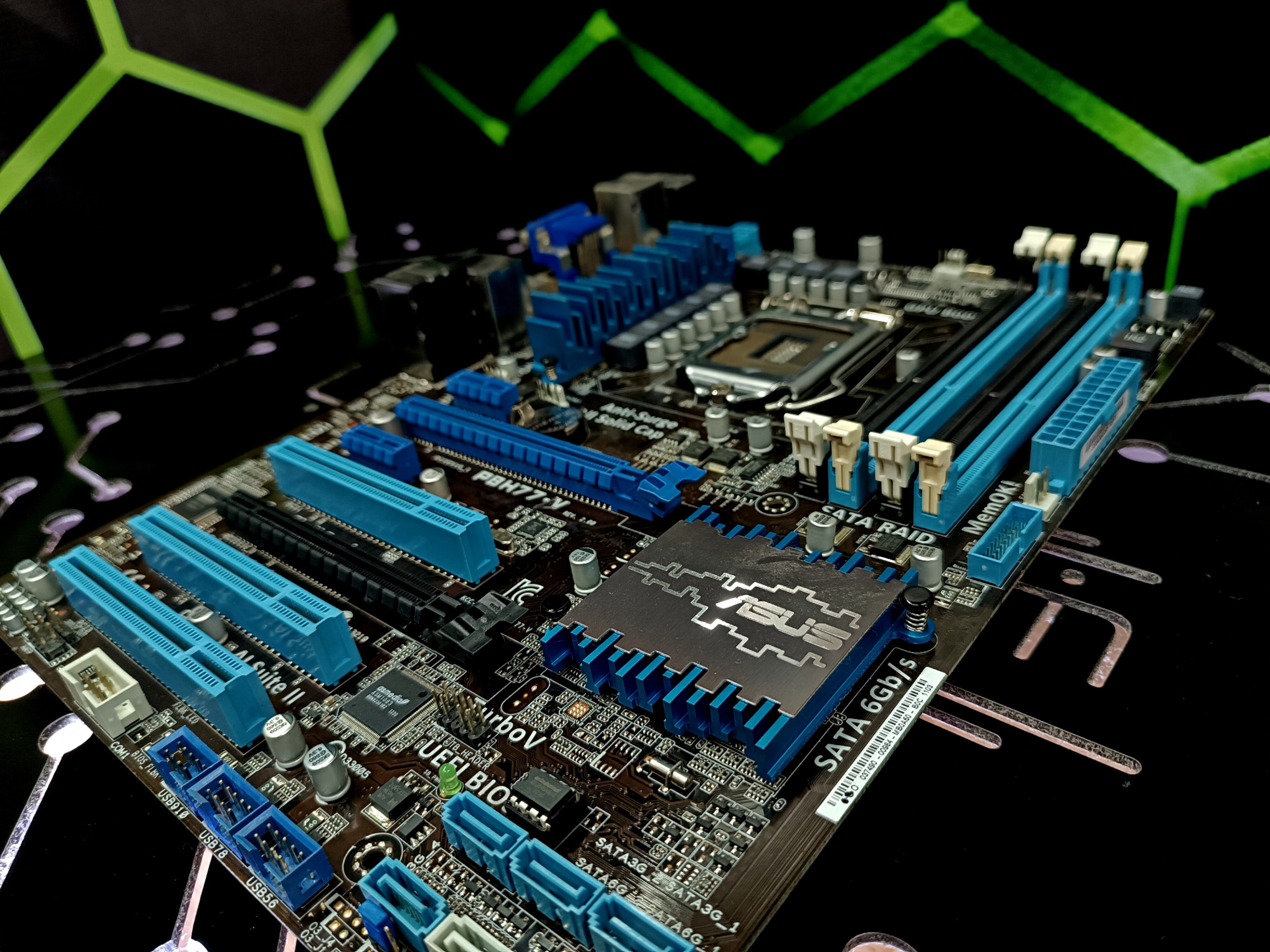 Материнская плата Asus P8H77-V DDR3 сокет LGA1155 форм фактор ATX