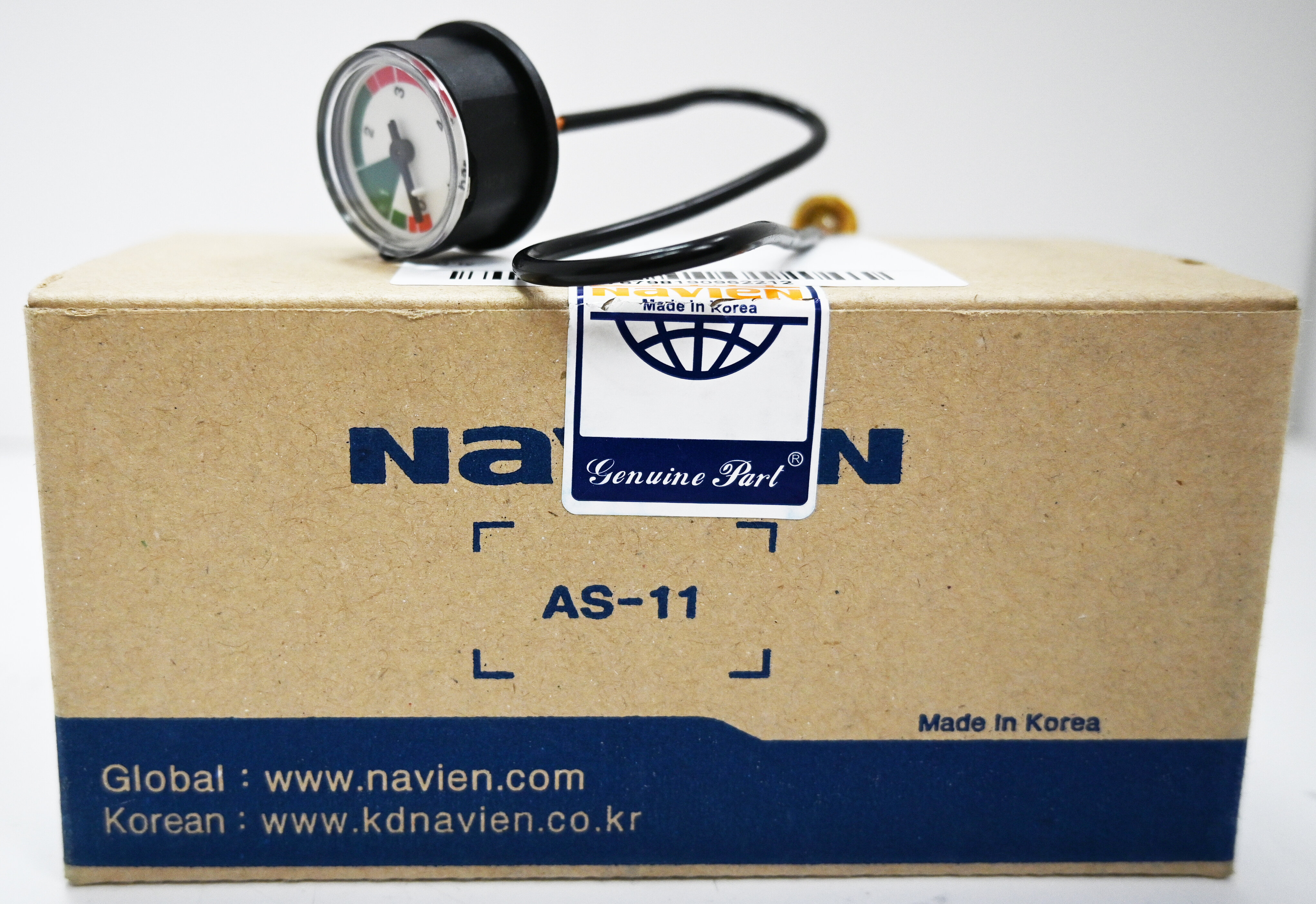 Манометр Navien: Deluxe S 13-40K, Deluxe С 13-35K, Deluxe E 10-24K, Deluxe ONE 24-40К 30020258А - фотография № 1