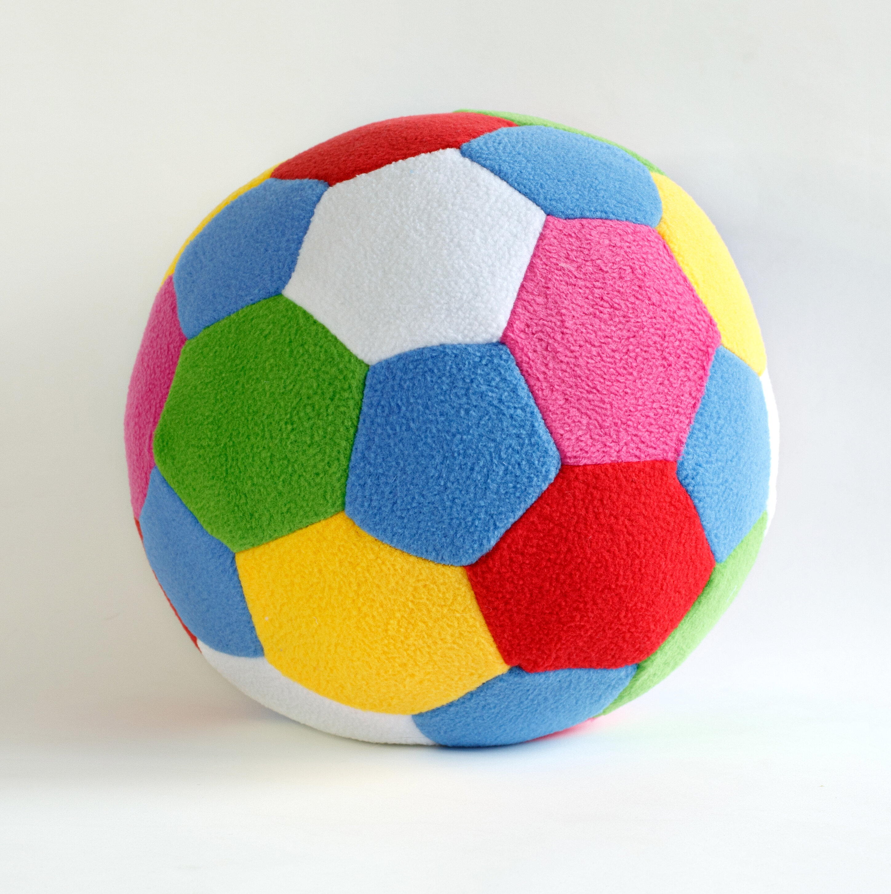 Мягкая игрушка Magic Bear Toys Мяч мягкий цвет мультиколор, голубой 23 см