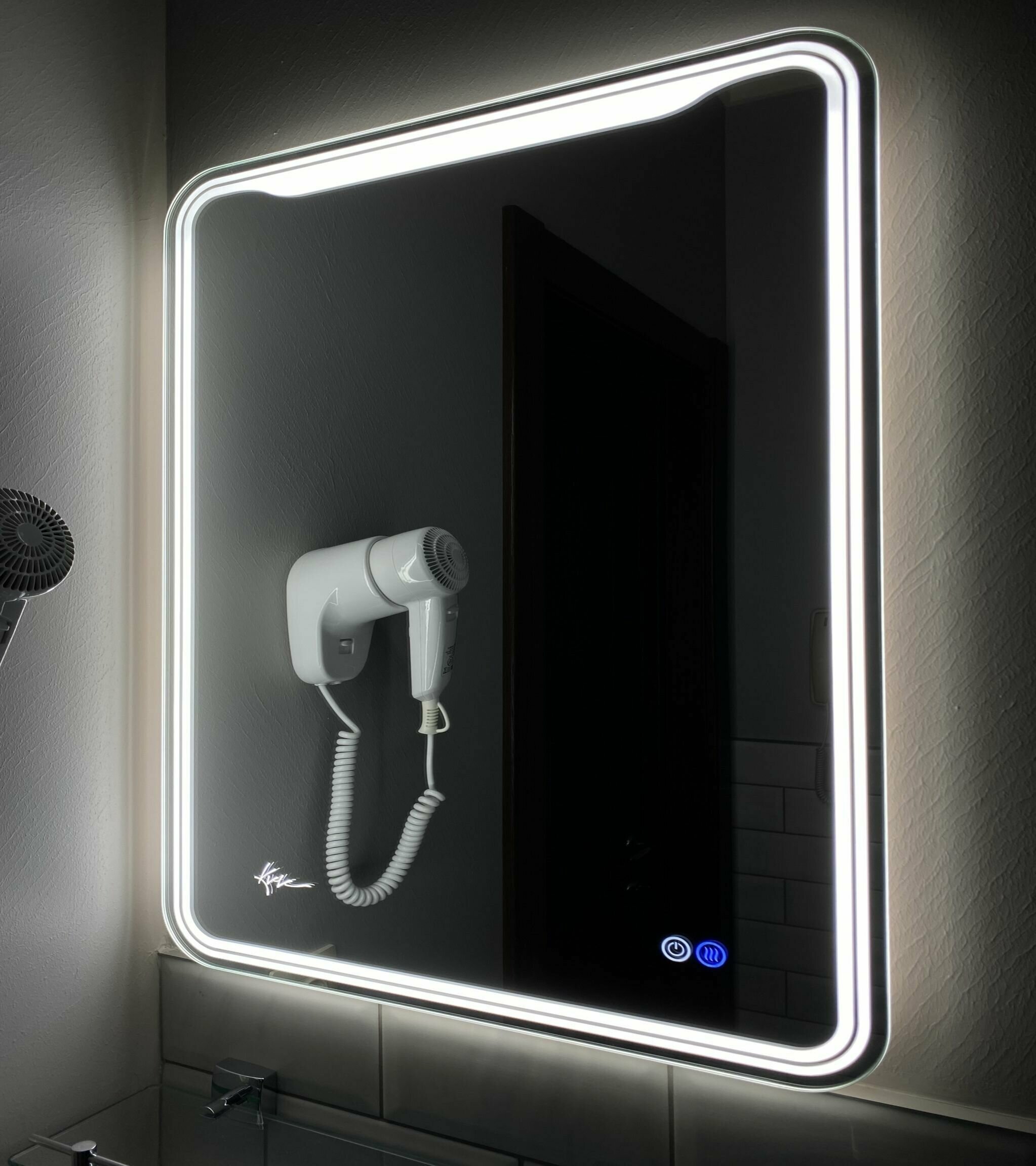 Зеркало для ванной KVV Group "Euphoria" с LED подсветкой и антизапотеванием, квадратное 80 х 80 см - фотография № 5