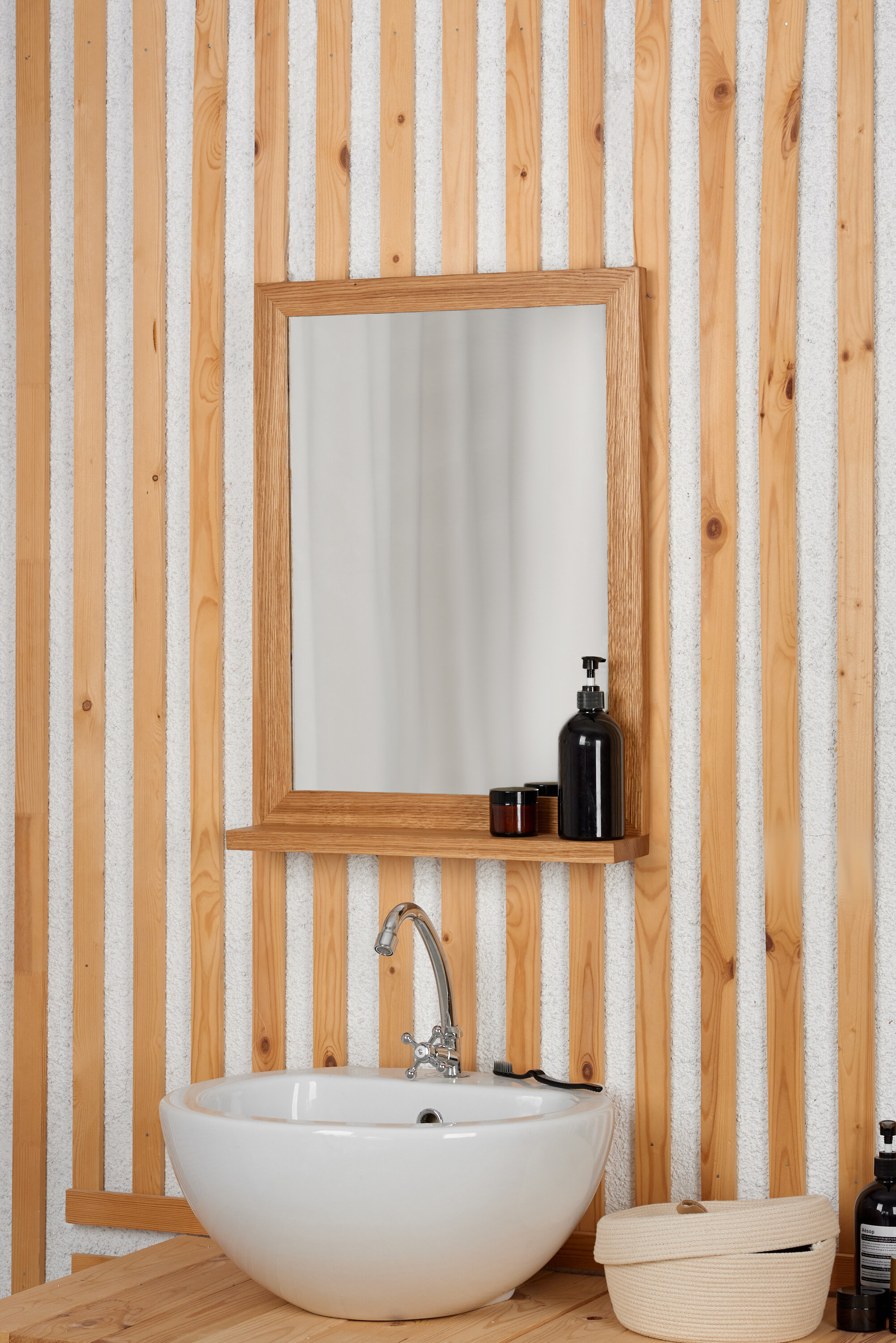 Зеркало для ванной Caytlin Oak из натурального дуба 63x65 см. Премиум - фотография № 1