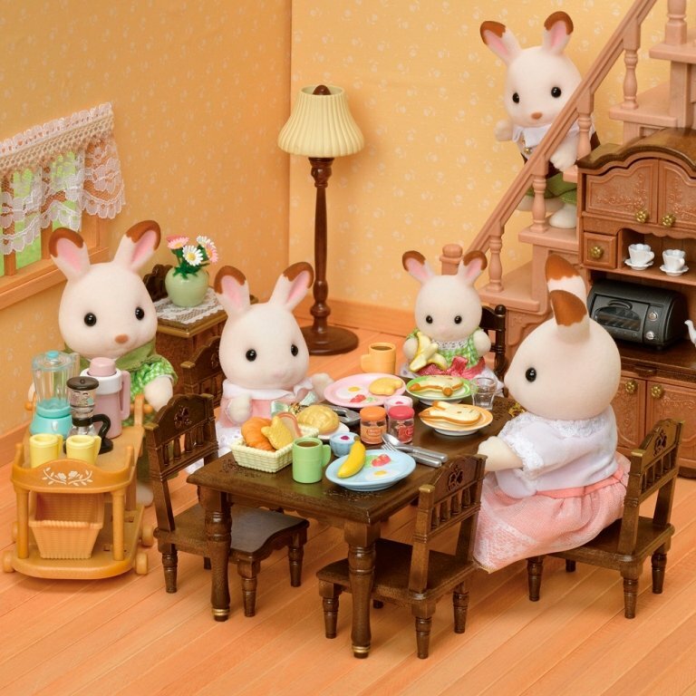 Sylvanian Families Набор "Классический коричневый стол" 2078