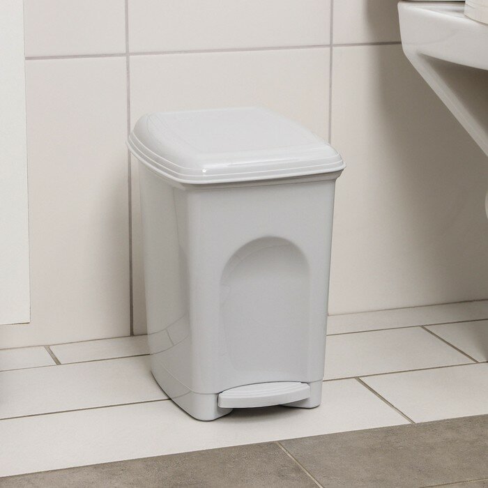 фото Контейнер для мусора Бытпласт «Педальный», 7 л, цвет микс