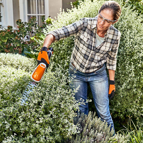 Аккумуляторные мотоножницы STIHL HSA-26 (кусторез 20см) без АКБ и З/У - фотография № 9