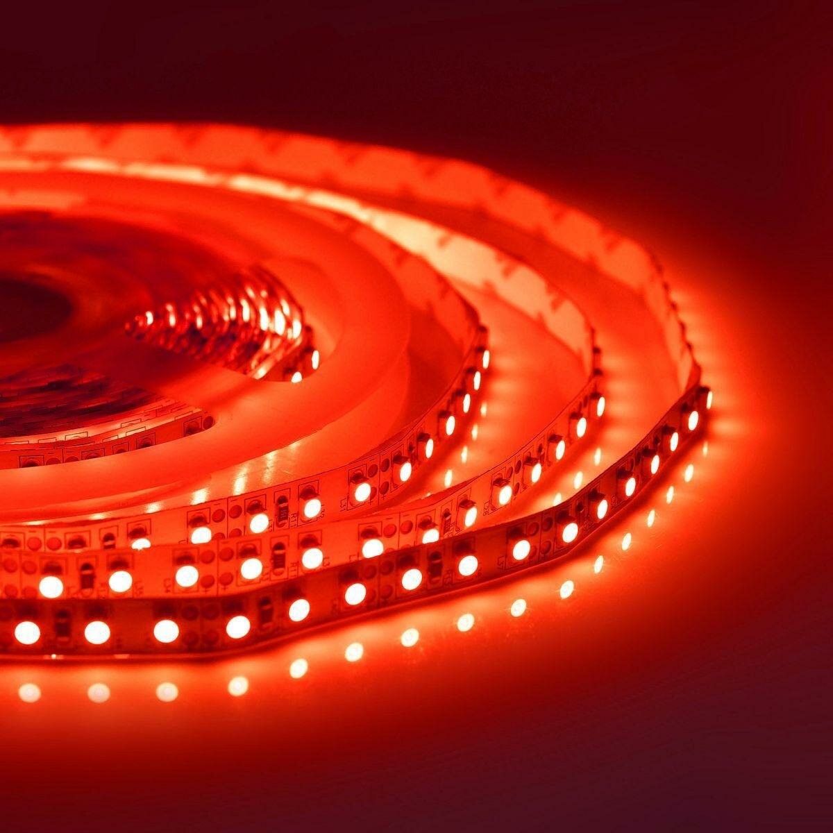 Яркая светодиодная лента Apeyron 00-13 с напряжением 12В красный цвет свечения / 600 Лм/м / 120д/м / 96Вт/м / smd3528 / IP20 / длина 5 метров