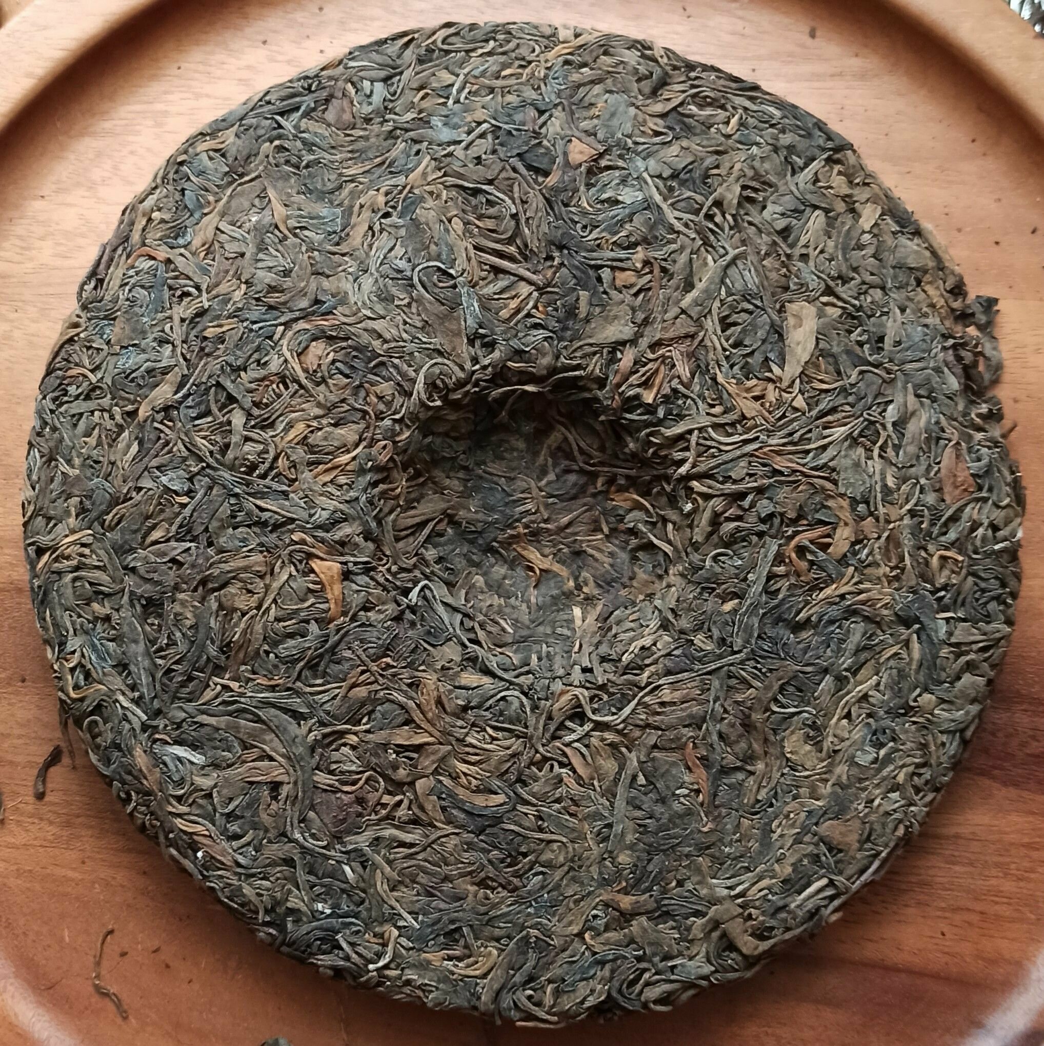 Шэн Пуэр Мусульманин 1998 года - чайной фабрики семьи Динсин. Легендарный китайский чай. Выдержка 22 года. Бинча 350 грамм. - фотография № 4