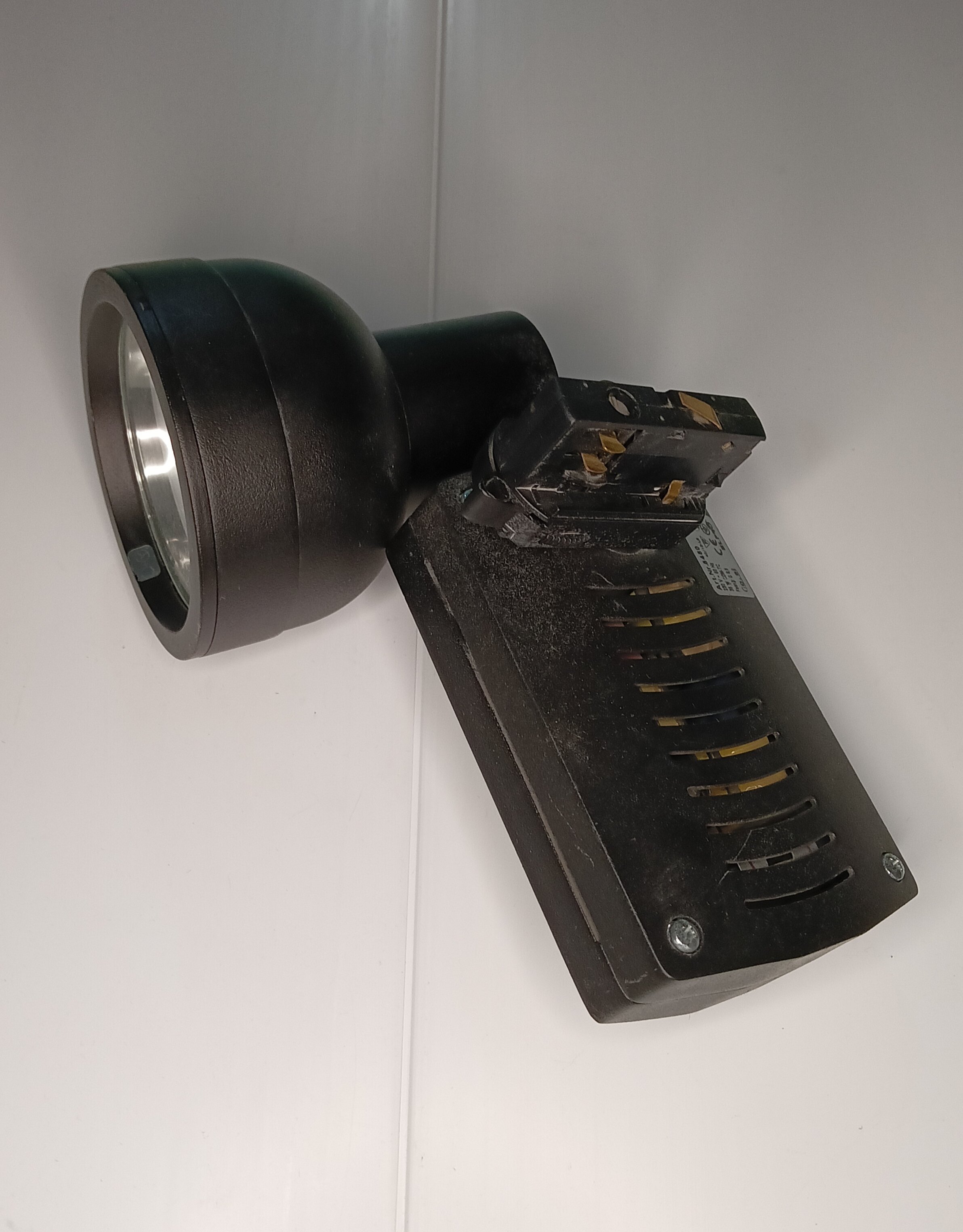 фото Светильник трековый металлогалогеновый Elpro 35W G8.5 с лампой Philips MasterColour CDM-TC Elite 35W/830 демонтированные