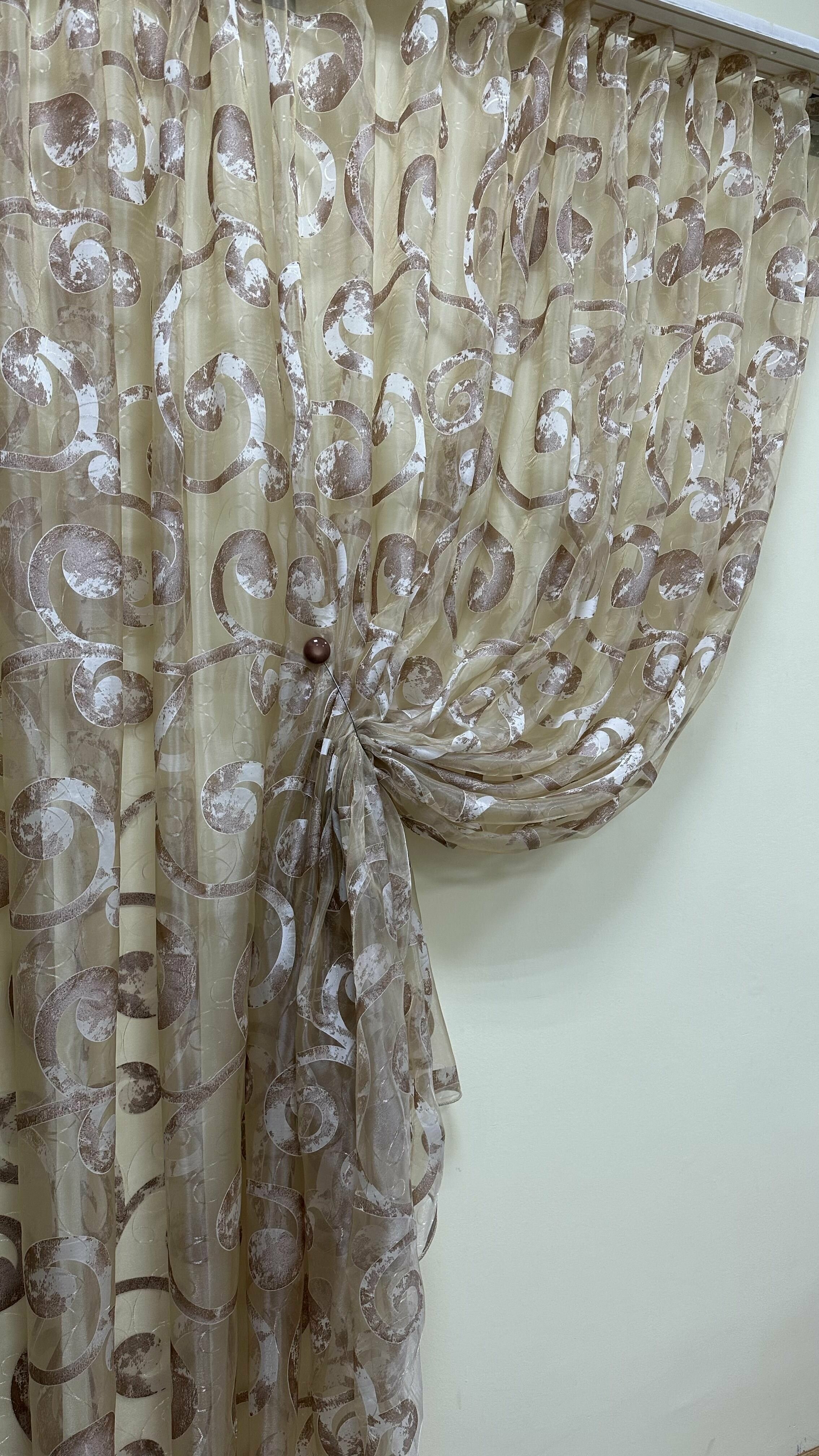 фото Органза бежевые вензеля