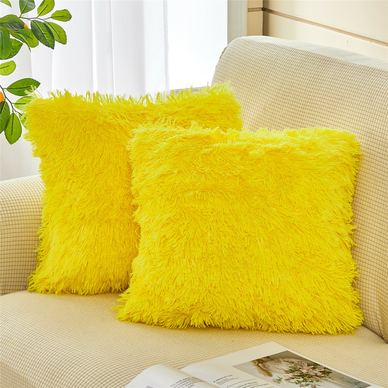 Декоративная подушка мех размер 50 на 50 см. цвет желтый