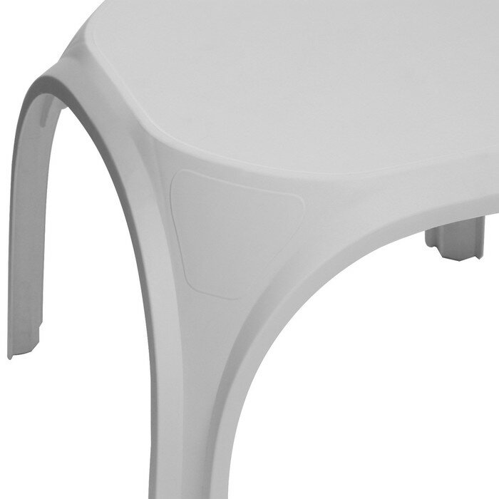Стол для шезлонга "ПластМебель" белый, 62 х 62 х 49 см - фотография № 3