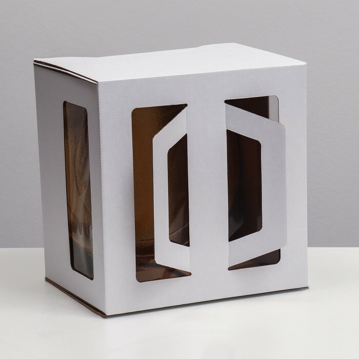 Коробка под торт 2 окна, с ручками, белая, + подложка 2,5 золото-белый, 24 х 24 х 20 см - фотография № 4