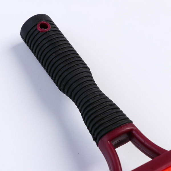 Двухсторонняя пуходёрка-щетка с резиновой ручкой 10 x 16.5 см, бордово-чёрная - фотография № 5