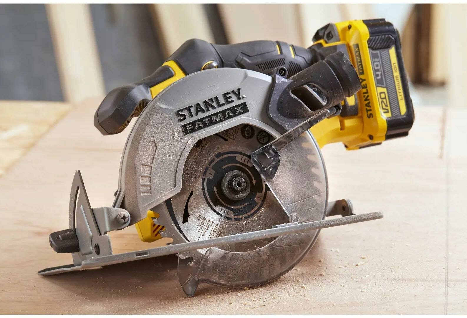 Пила циркулярная аккумуляторная Stanley SFMCS500M1KQW, 165 мм, 20 В Li-ion 1x4 Ач - фотография № 6