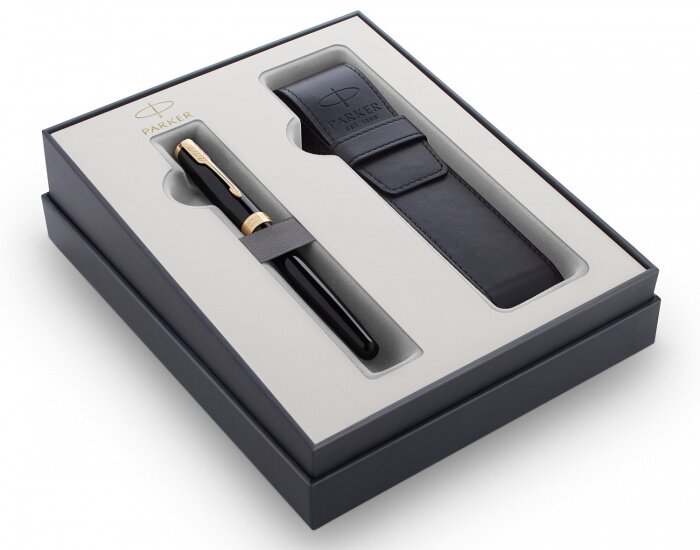 Parker 2121710 Набор parker 2020: перьевая parker sonnet core f530, lacquer deep black gt (перо m) + чехол для ручки