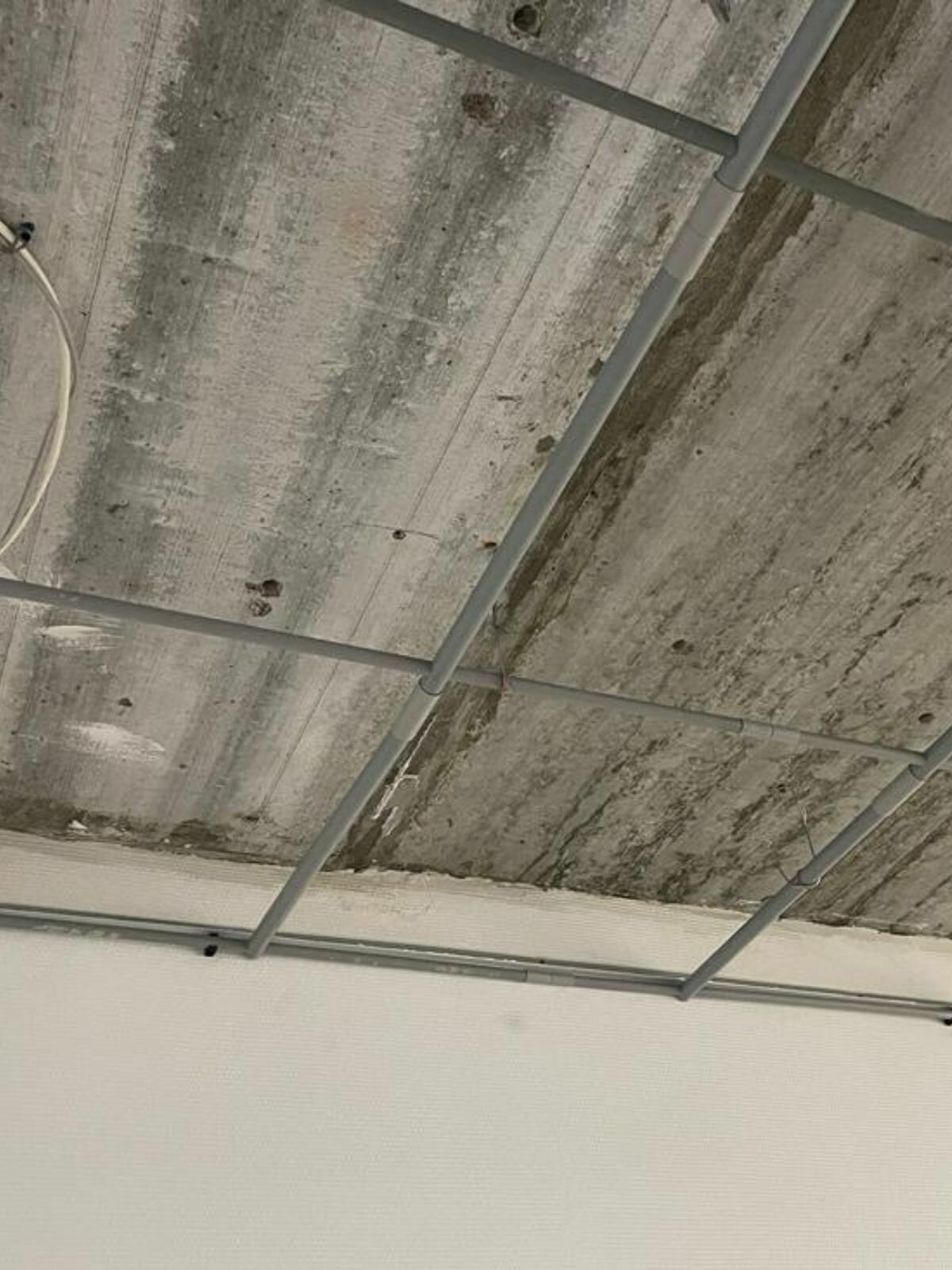 Комплект бюджетного подвесного потолка белый, матовый, универсальный 7 м.кв GOZHY. - фотография № 8