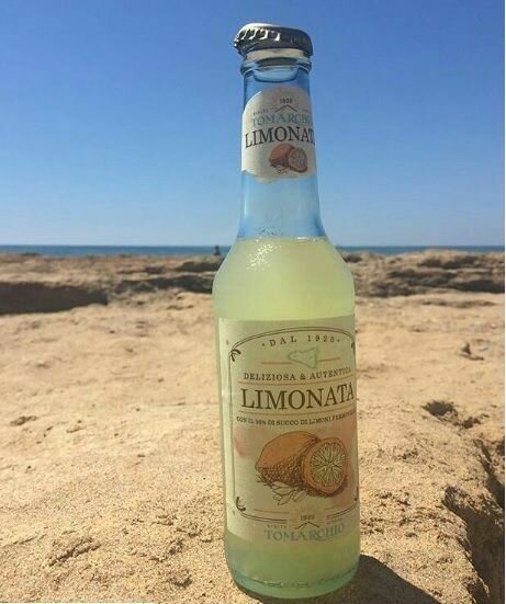 Лимонный сокосодержащий напиток Tomarchio Limonata газированный нетто 275г - фотография № 5