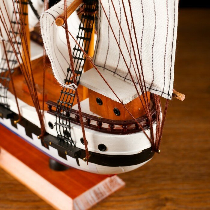 Корабль сувенирный средний «Калхас», борта триколор, паруса белые, микс, 50х45х9 см - фотография № 6