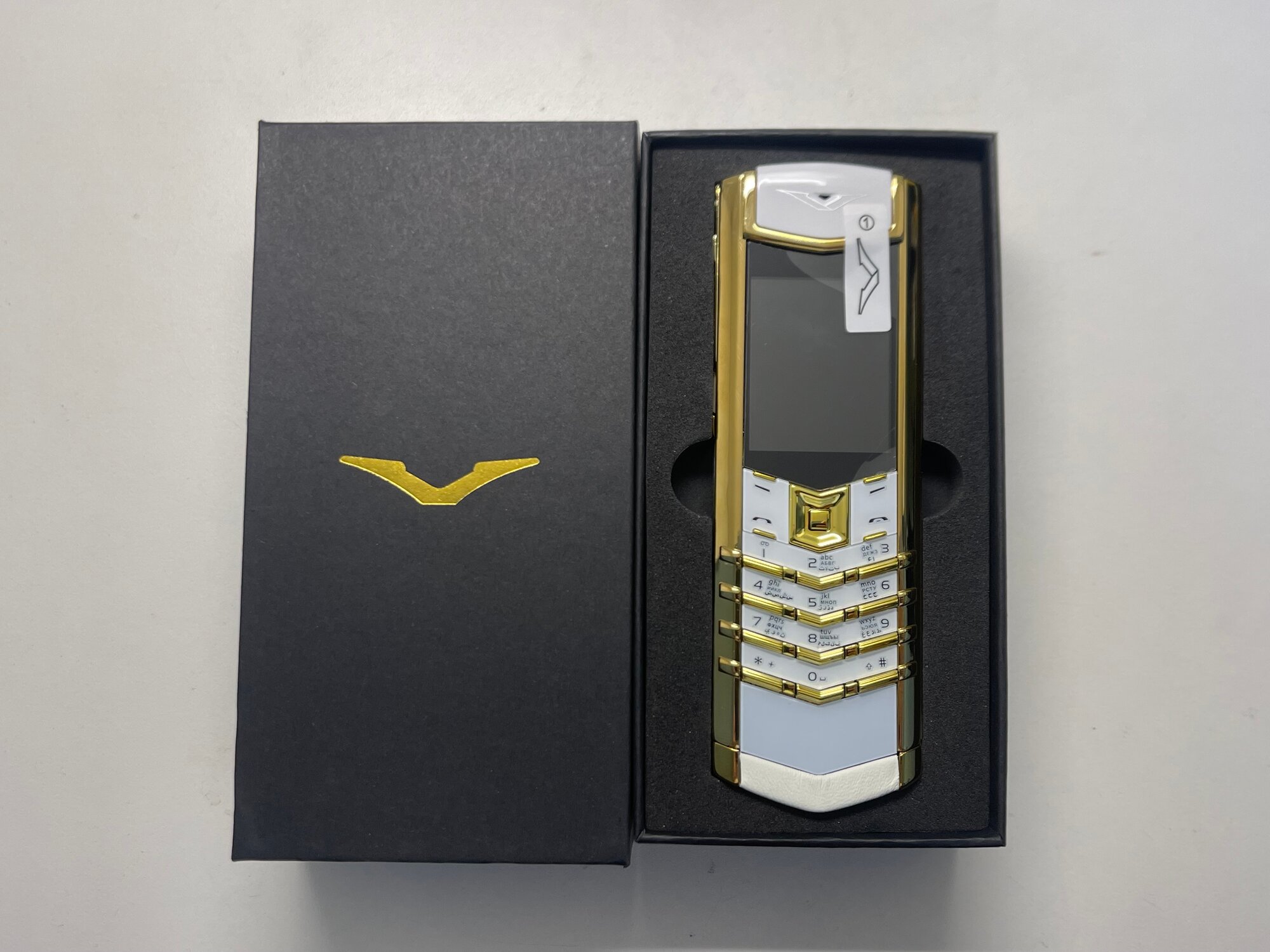 Мобильный телефон Signature V GOLD/WHITE, DUAL SIM, кнопочный