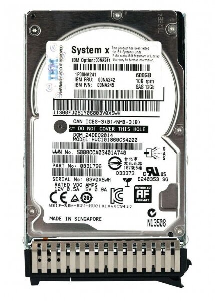 Жесткий диск Lenovo 1x600Gb SAS 10K (00NA241)