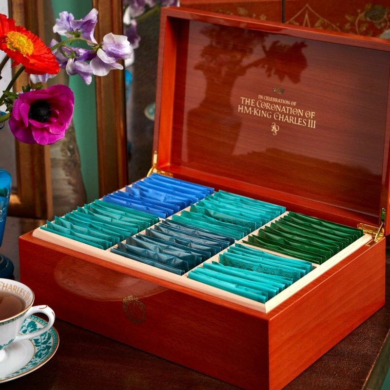 Ассорти чая в коробке Fortnum&Mason Coronation Restaurant Box, 90 пакетиков - фотография № 1