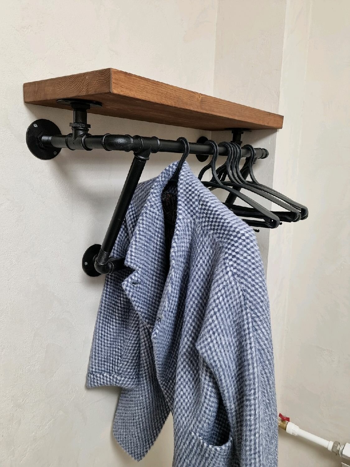 Вешалка лофт для одежды