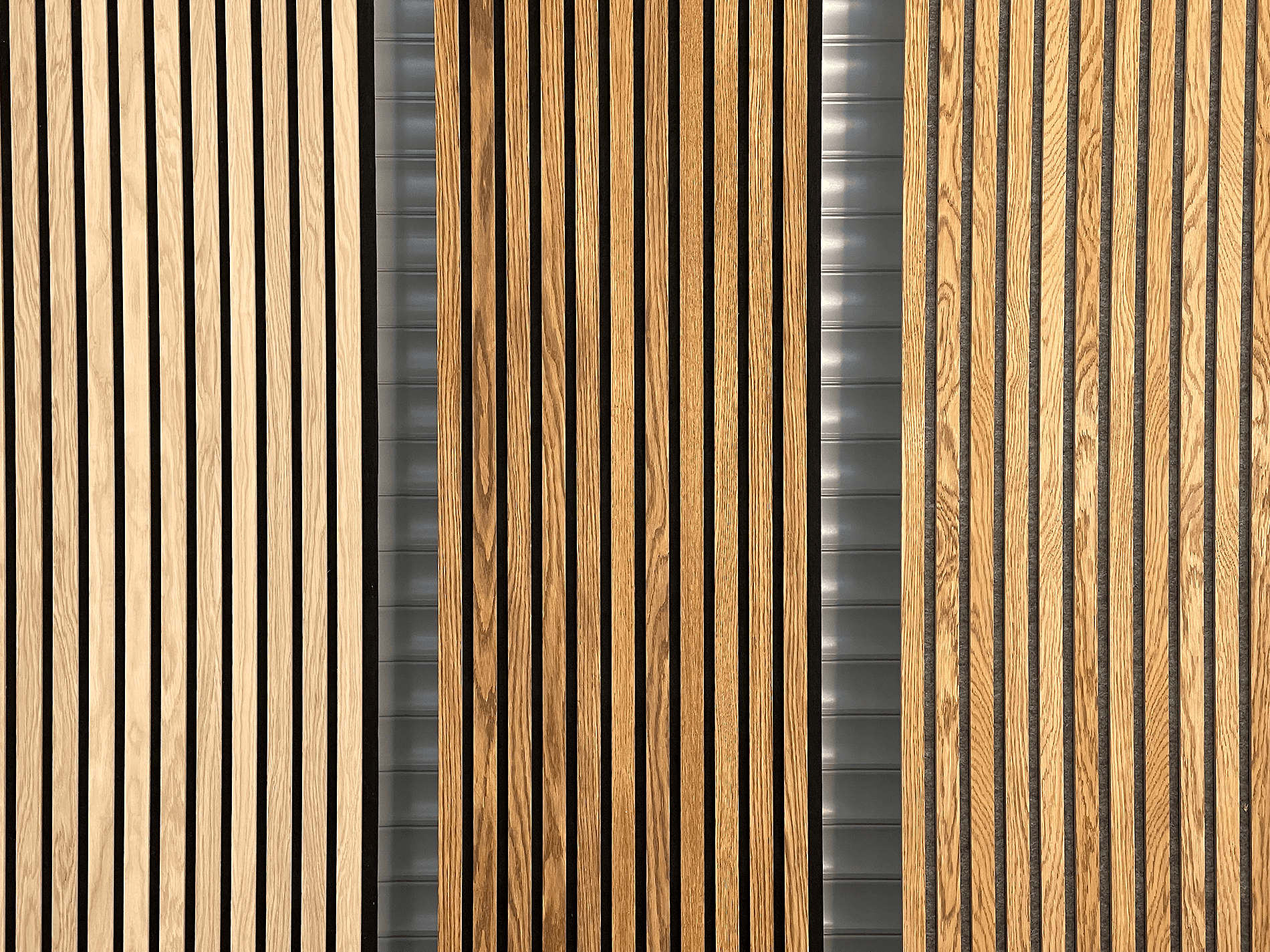 Стеновые реечные панели Akupanel – Дуб "Бурбон" на сером акустическом войлоке - фотография № 9