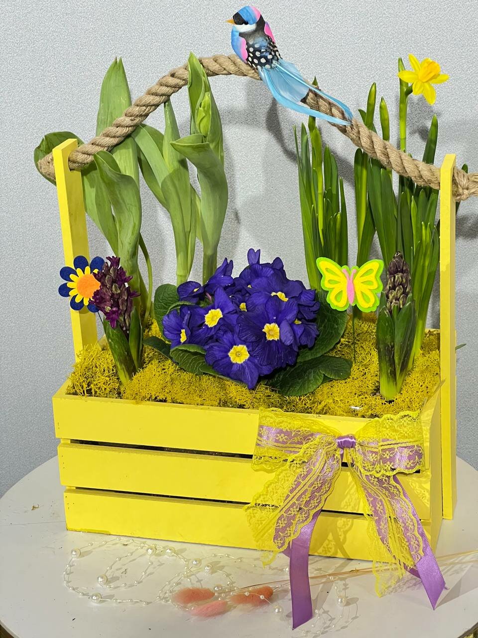 Комнатные растения в кашпо ящик / Весенние первоцветы / Нарцисс тюльпан и гиацинт / Подарок
