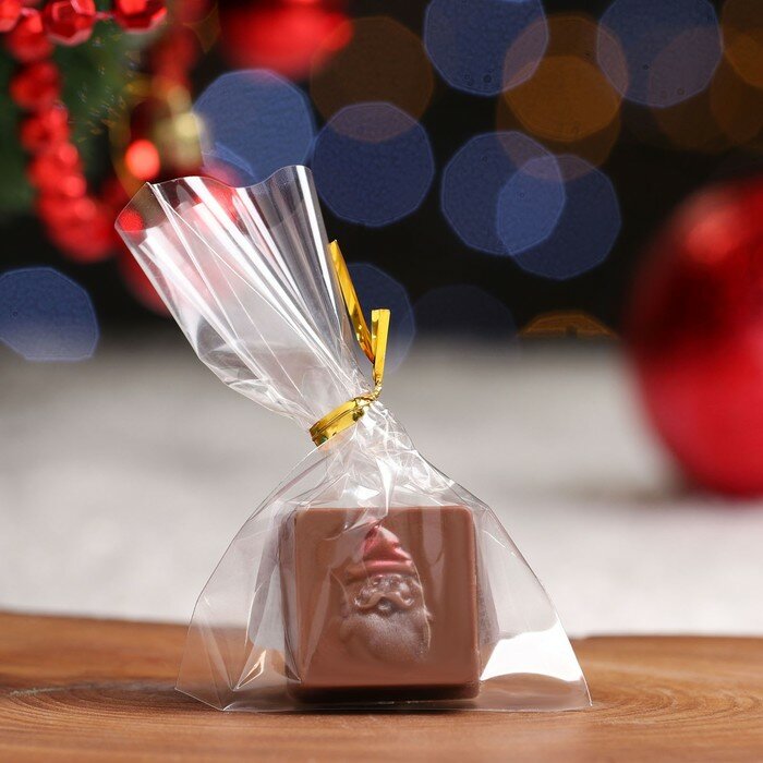 Фигура из молочного шоколада "Дед Мороз мини" , 12 г ± 5 % - фотография № 2