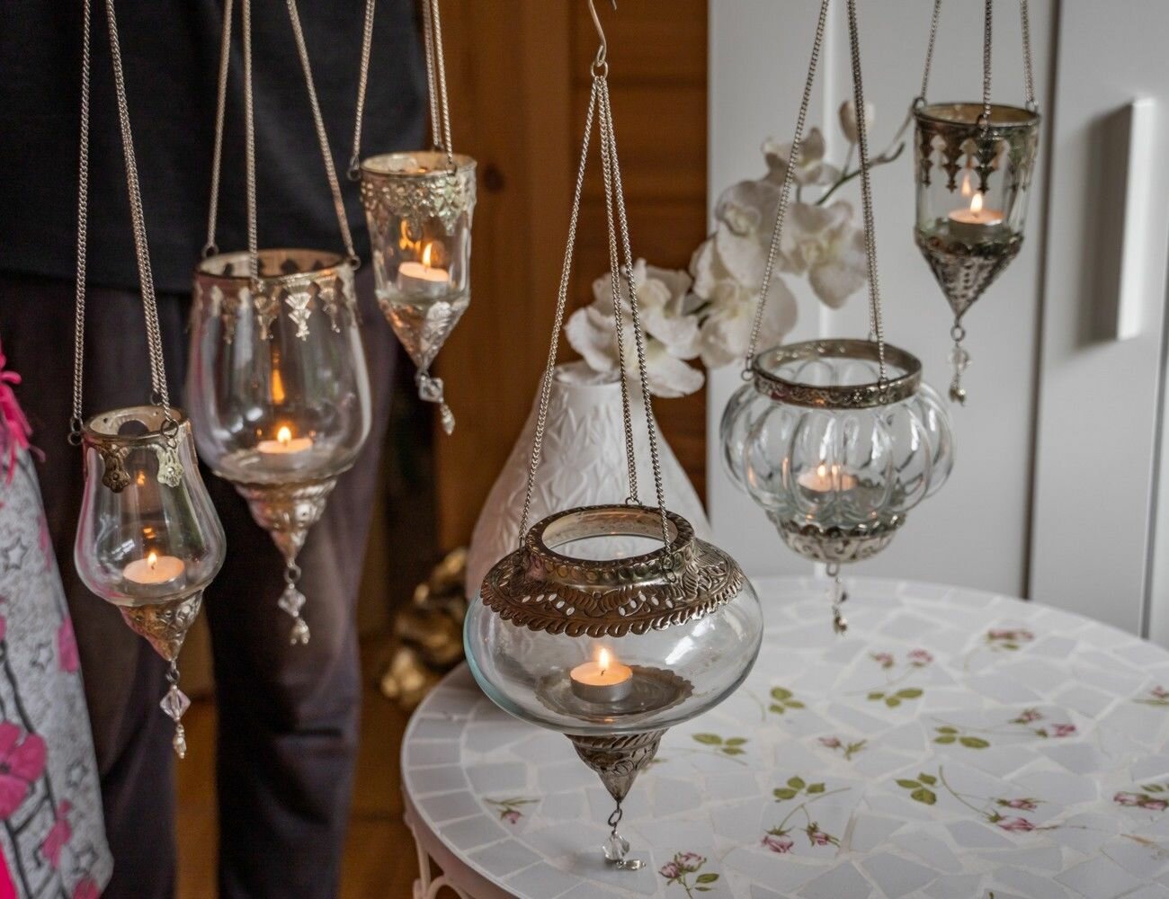 Подвесной подсвечник под чайную свечу шармила, стекло, алюминий, серебряный, модель: стакан, 28 см, Boltze - фотография № 5